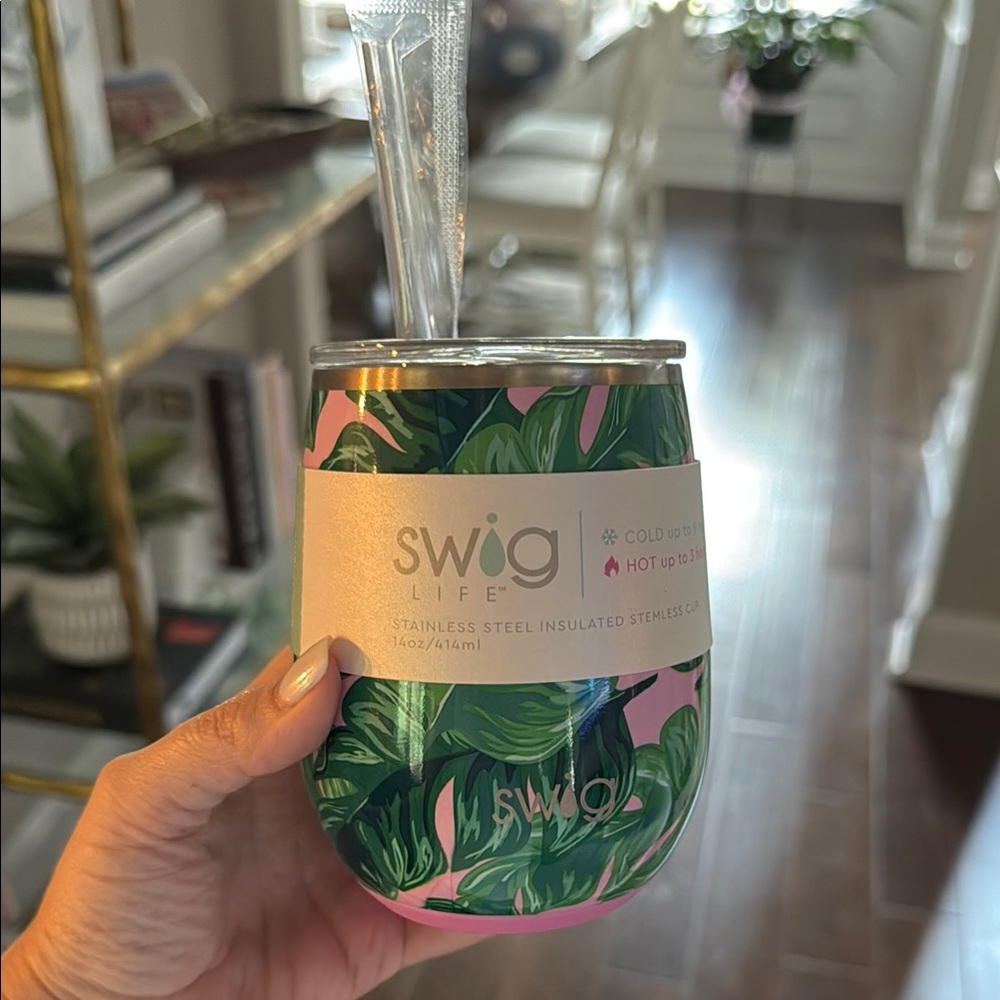 NWT Swig Life Tropical Insulated Tumbler